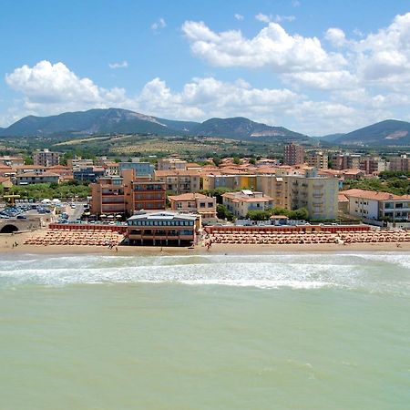 Hotel Il Delfino San Vincenzo Dış mekan fotoğraf