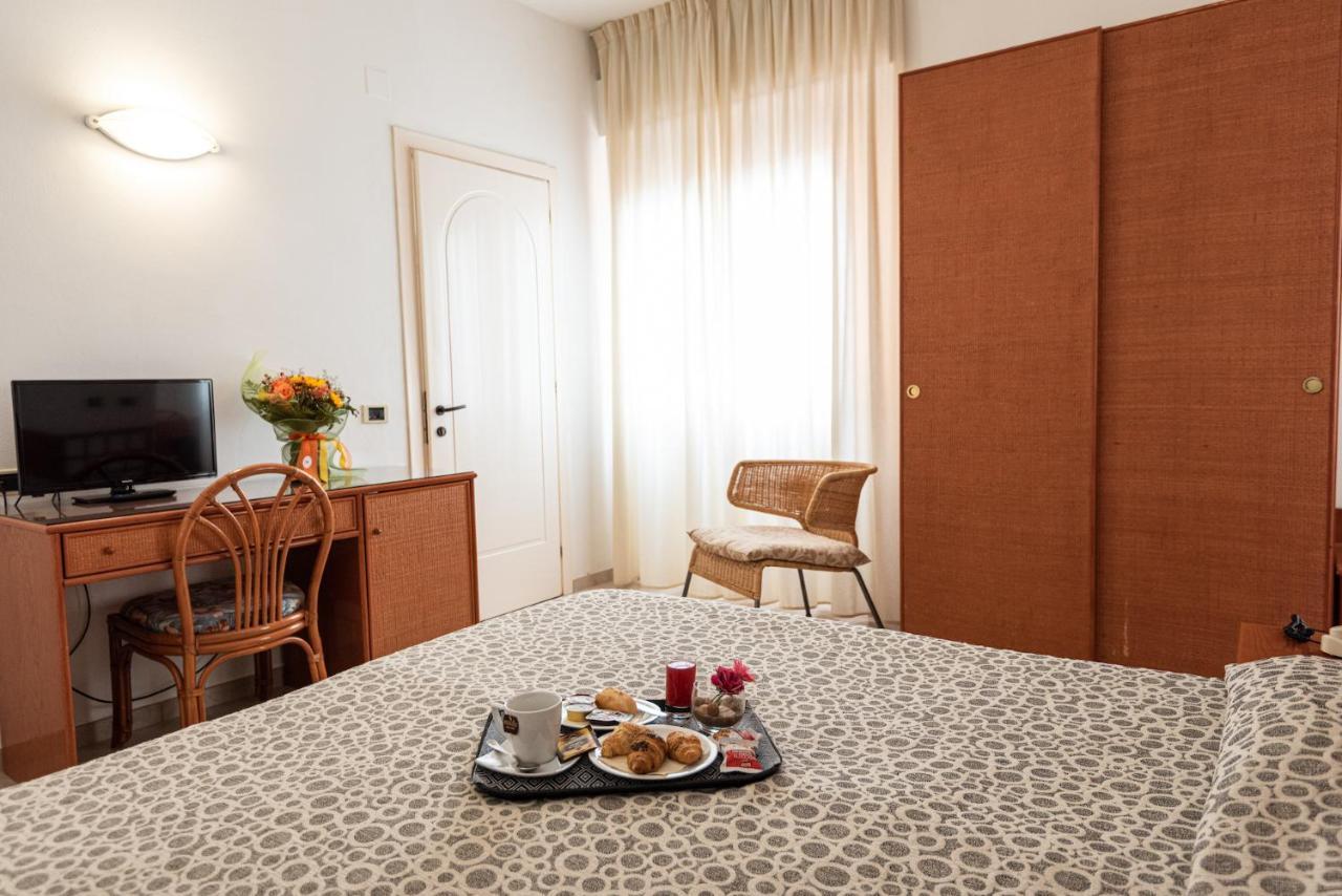 Hotel Il Delfino San Vincenzo Dış mekan fotoğraf