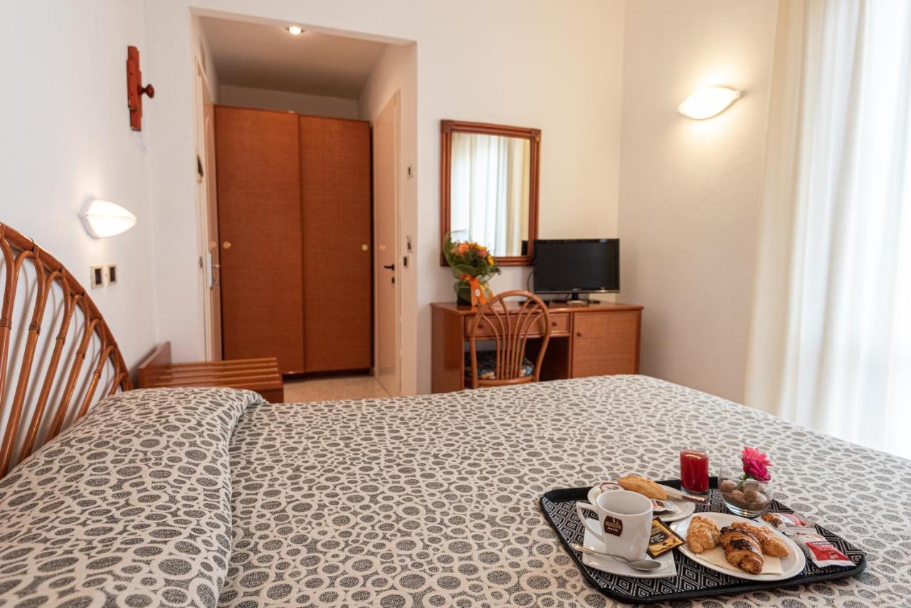 Hotel Il Delfino San Vincenzo Dış mekan fotoğraf