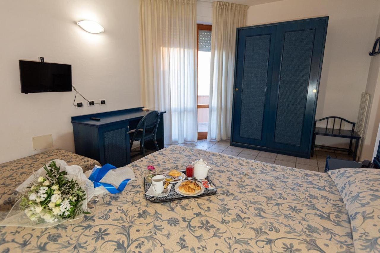 Hotel Il Delfino San Vincenzo Dış mekan fotoğraf