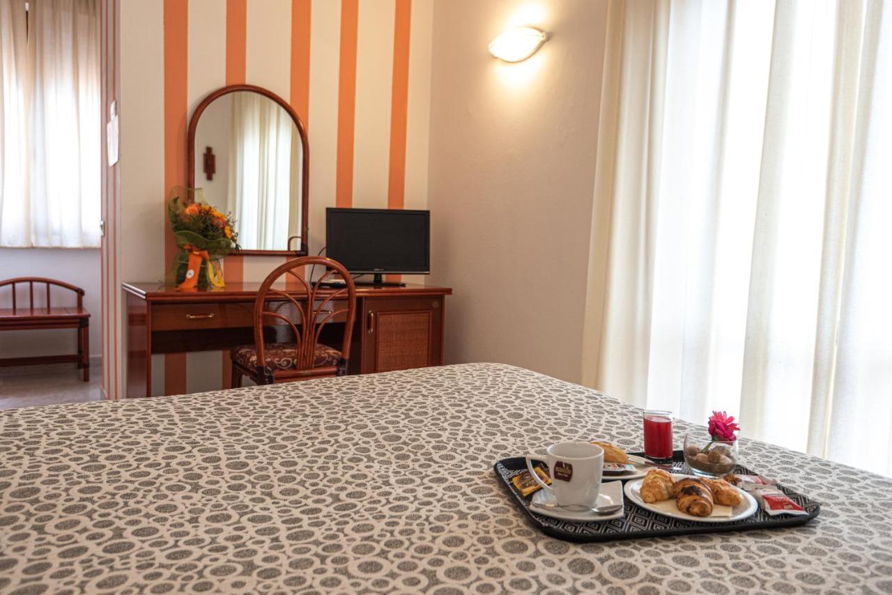 Hotel Il Delfino San Vincenzo Dış mekan fotoğraf