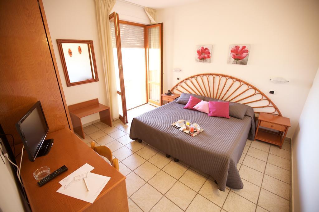 Hotel Il Delfino San Vincenzo Dış mekan fotoğraf