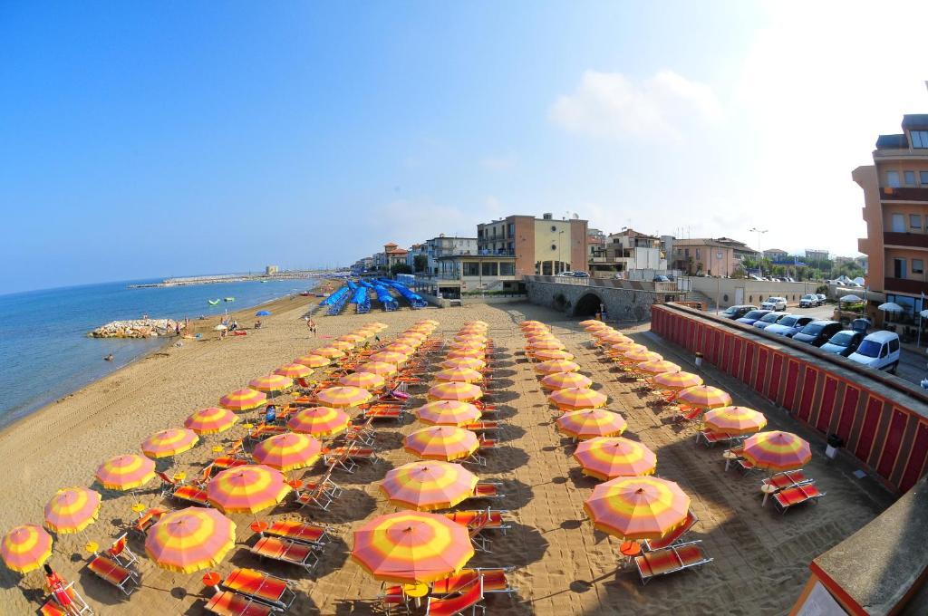 Hotel Il Delfino San Vincenzo Dış mekan fotoğraf